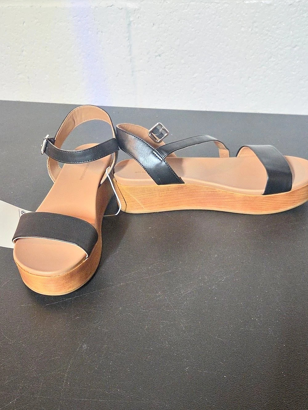 Amazon Essentials Wedge Sandal Wedge Sandals Black US 8